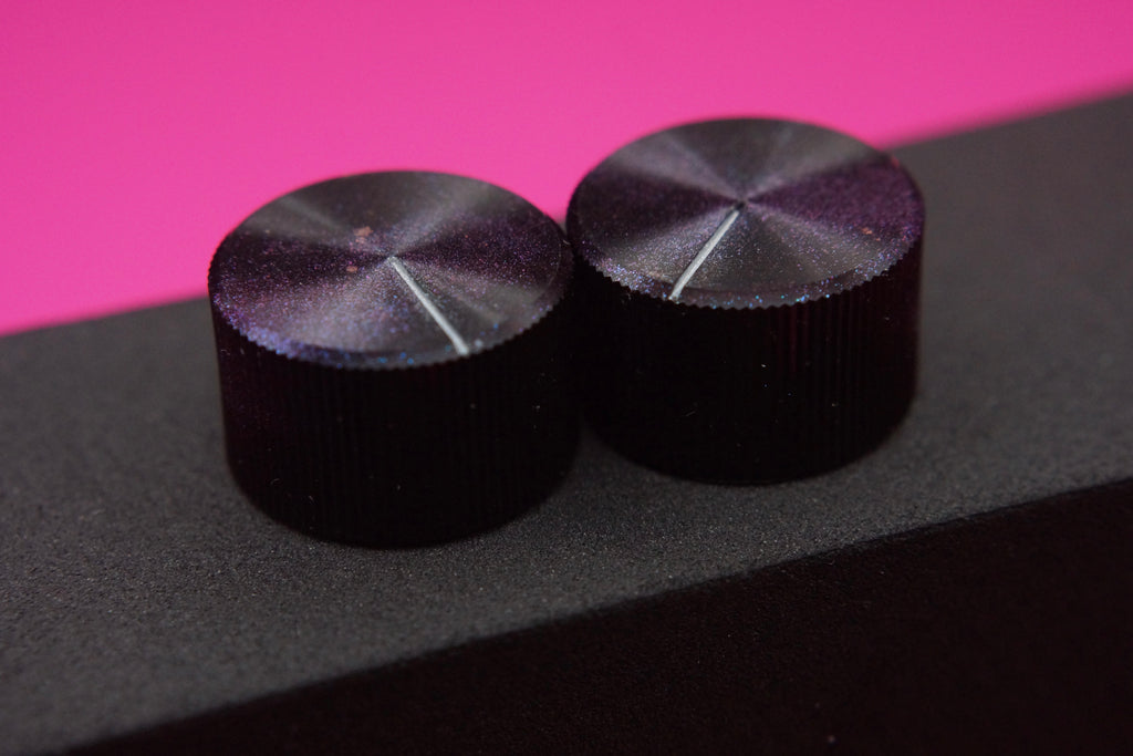 Medium HiFi - Stealth Blurple Pris